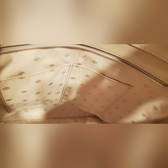 KATE SPADE Elegant Tan/ Cream Tote Bag. - Picture 9 of 14